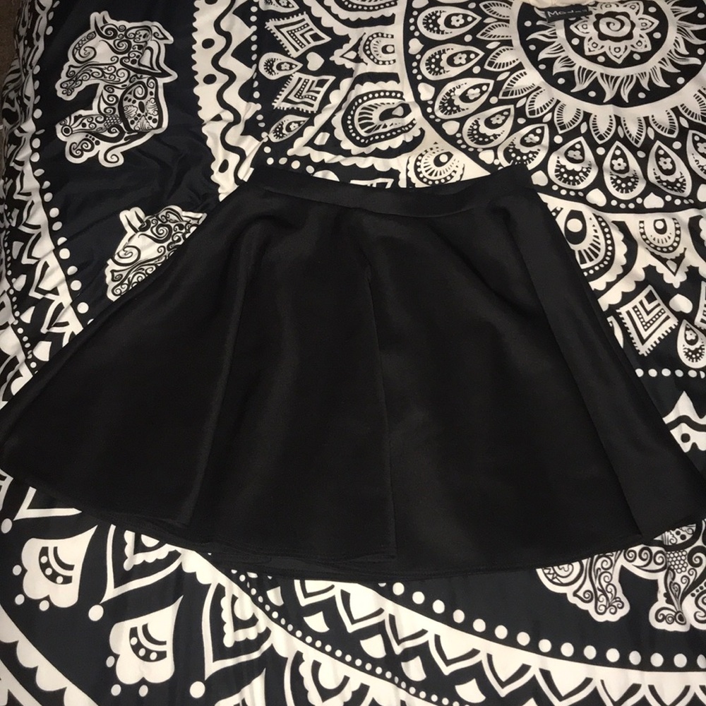 black skirt